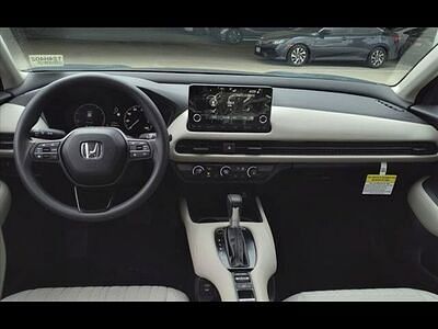 8 thumbnail image of  2024 Honda HR-V LX